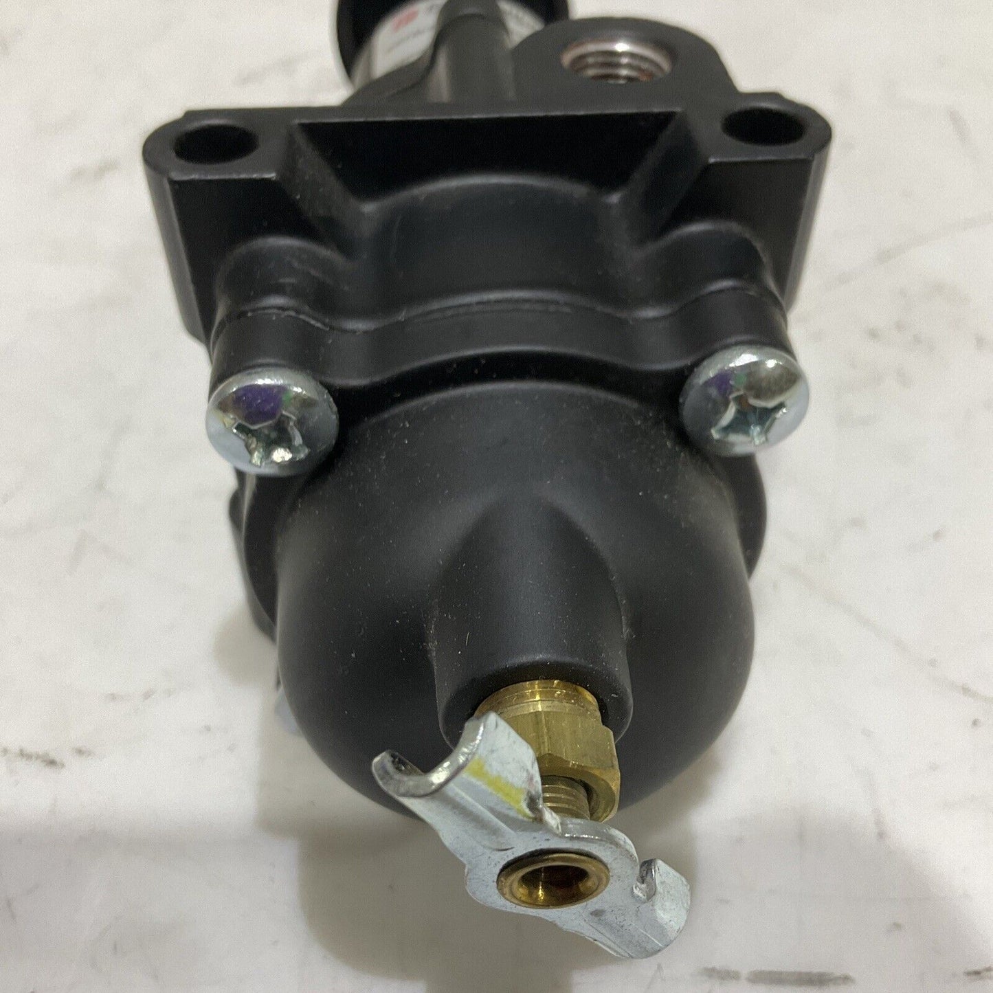 FAIRCHILD 63252NKG PNEUMATIC FILTER REGULATOR 63 300 PSIG 21 BAR 2100 KPA P7P