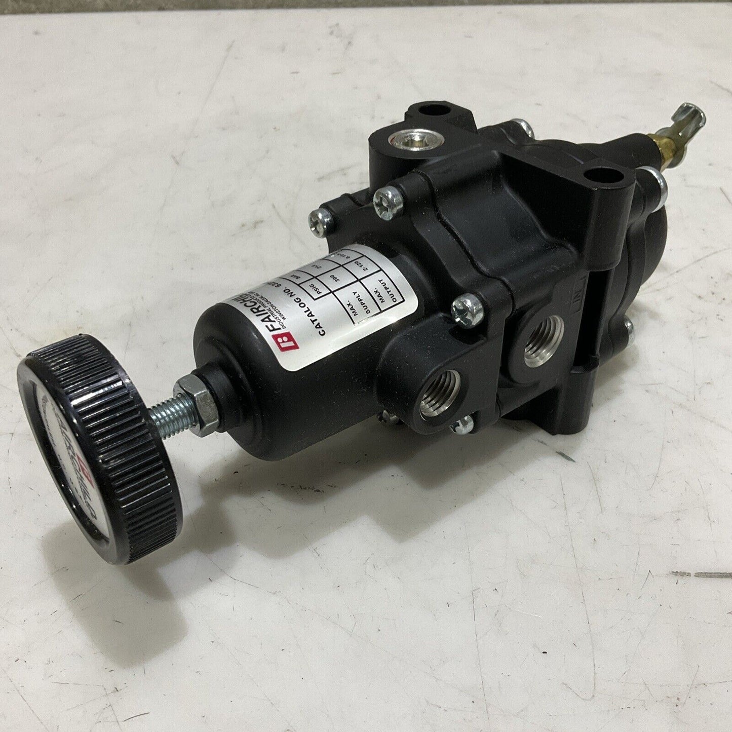 FAIRCHILD 63252NKG PNEUMATIC FILTER REGULATOR 63 300 PSIG 21 BAR 2100 KPA P7P