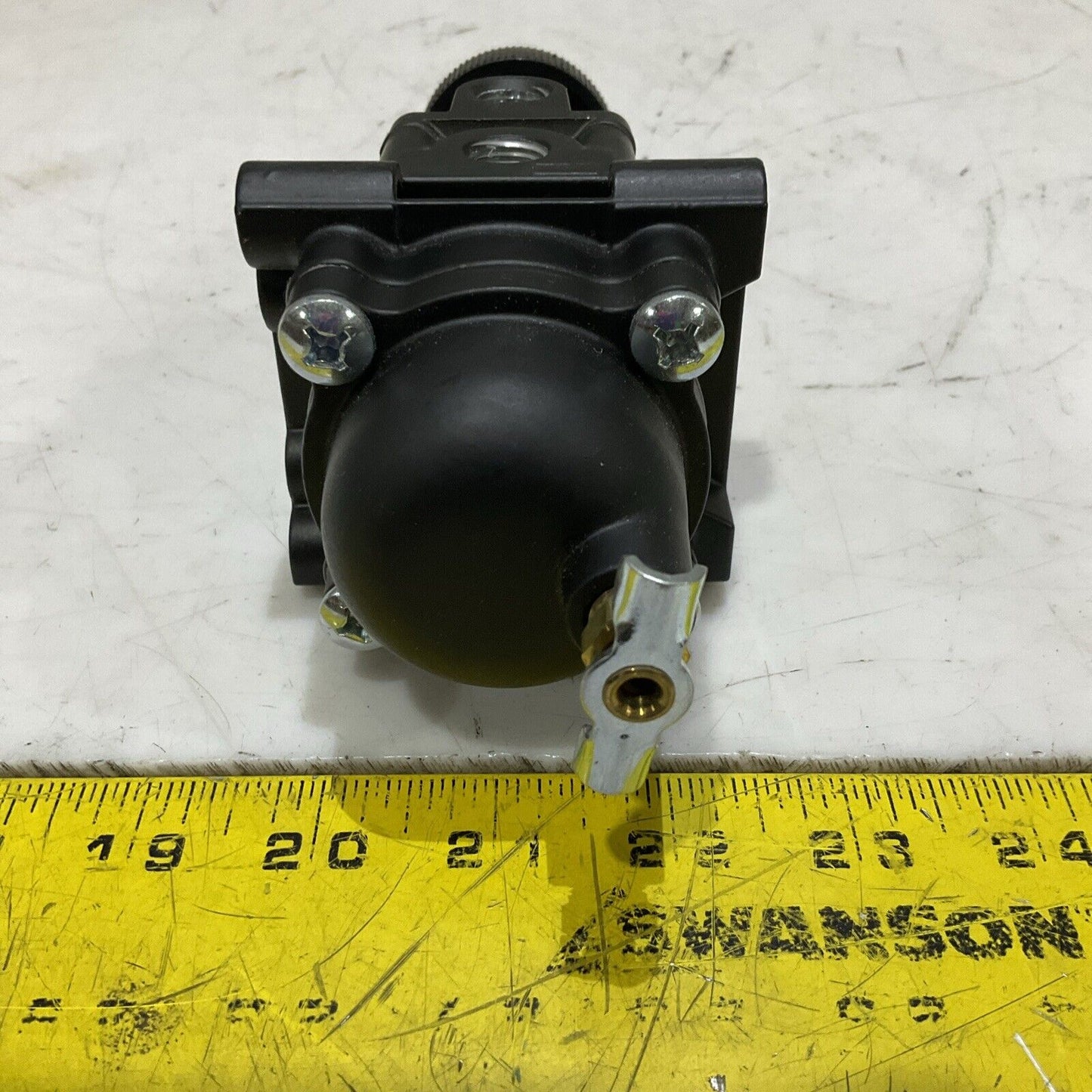FAIRCHILD 63252NKG PNEUMATIC FILTER REGULATOR 63 300 PSIG 21 BAR 2100 KPA P7P