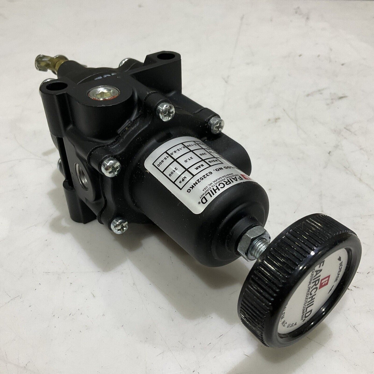 FAIRCHILD 63252NKG PNEUMATIC FILTER REGULATOR 63 300 PSIG 21 BAR 2100 KPA P7P