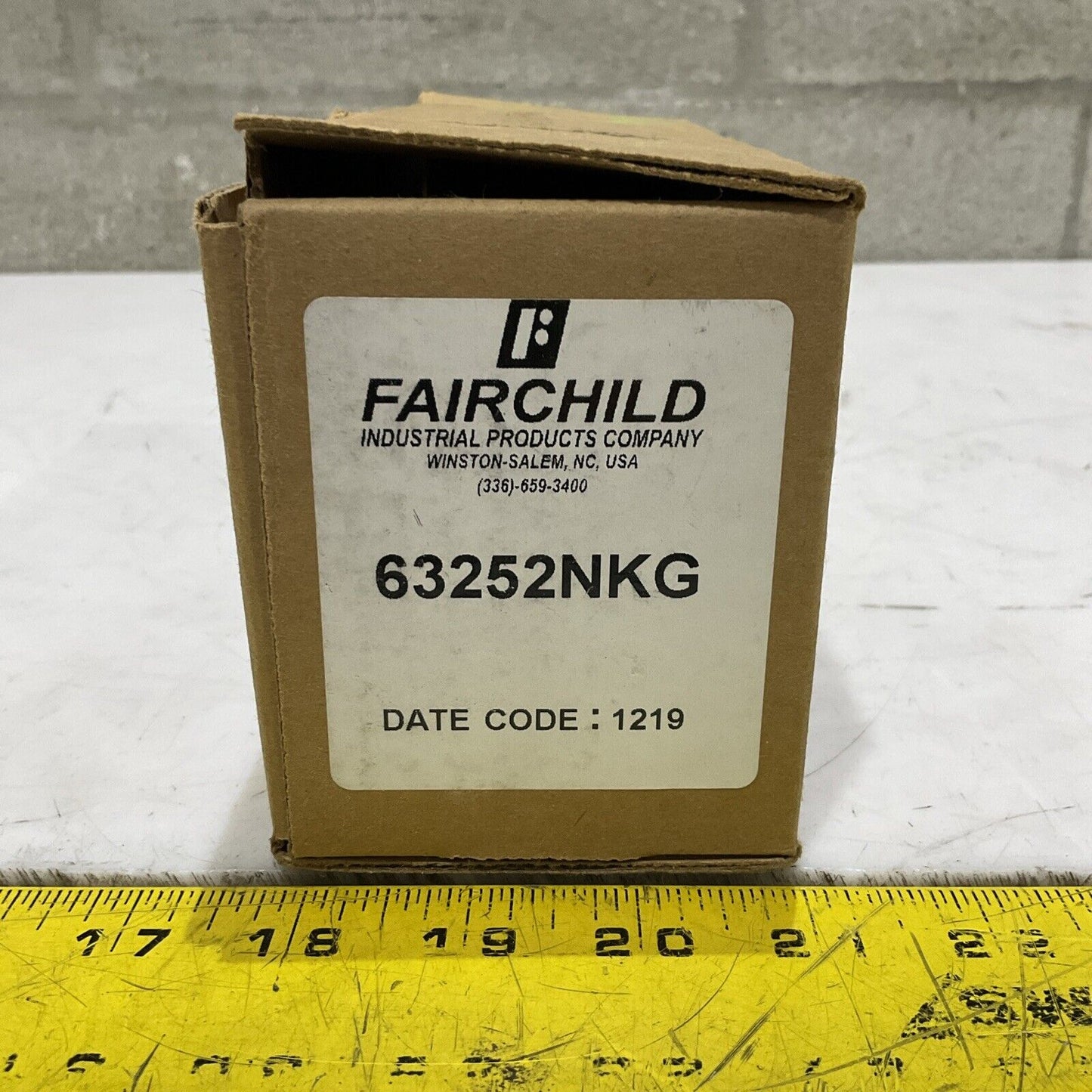 FAIRCHILD 63252NKG PNEUMATIC FILTER REGULATOR 63 300 PSIG 21 BAR 2100 KPA P7P