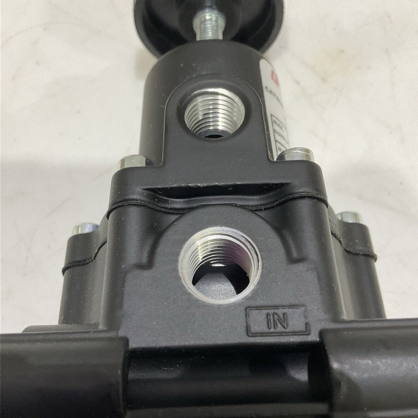 FAIRCHILD 63252NKG PNEUMATIC FILTER REGULATOR 63 300 PSIG 21 BAR 2100 KPA P7P