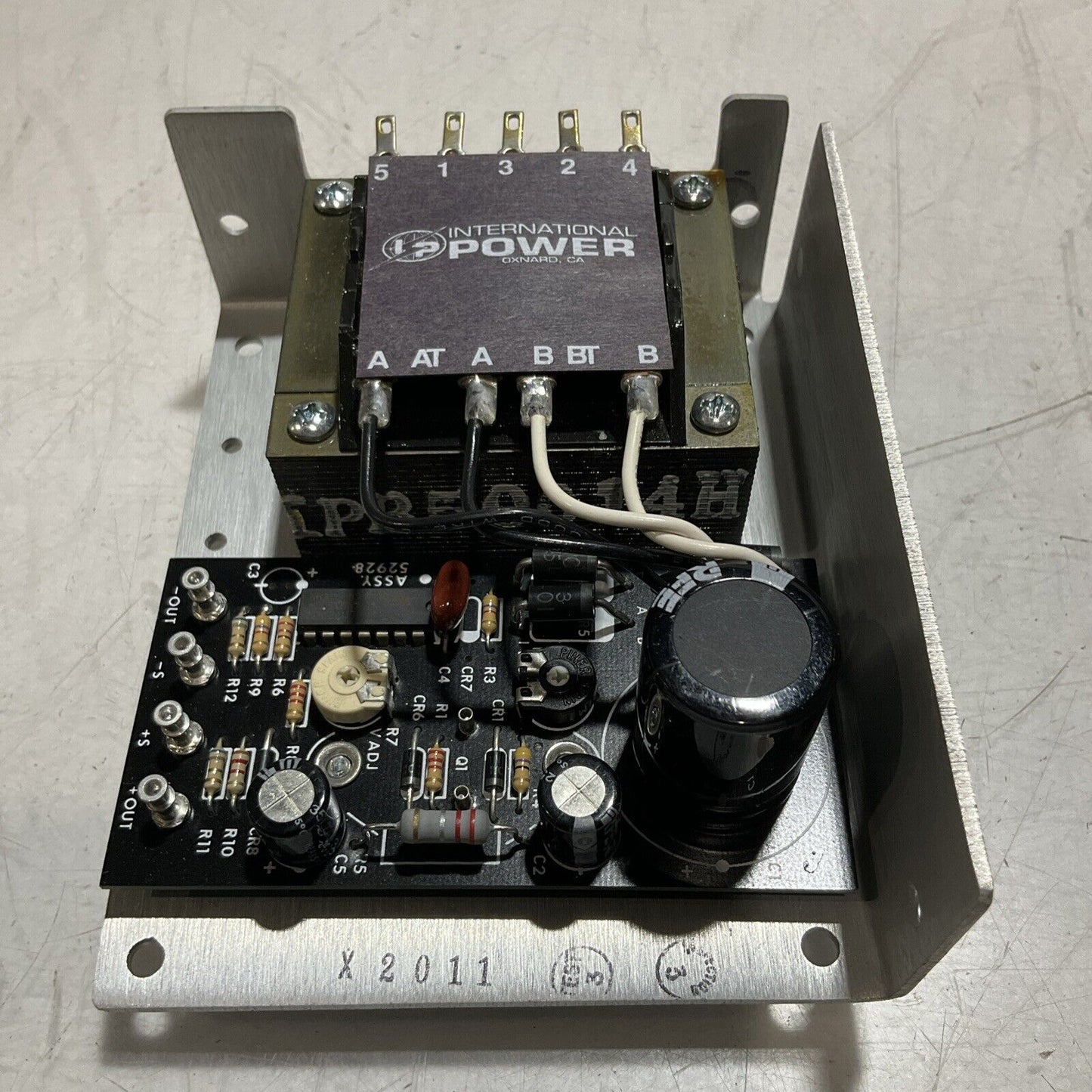INTERNATIONAL POWER IHB12-1.7 POWER SUPLy REGULATOR 12VDC AT 1.7AMPS U3S