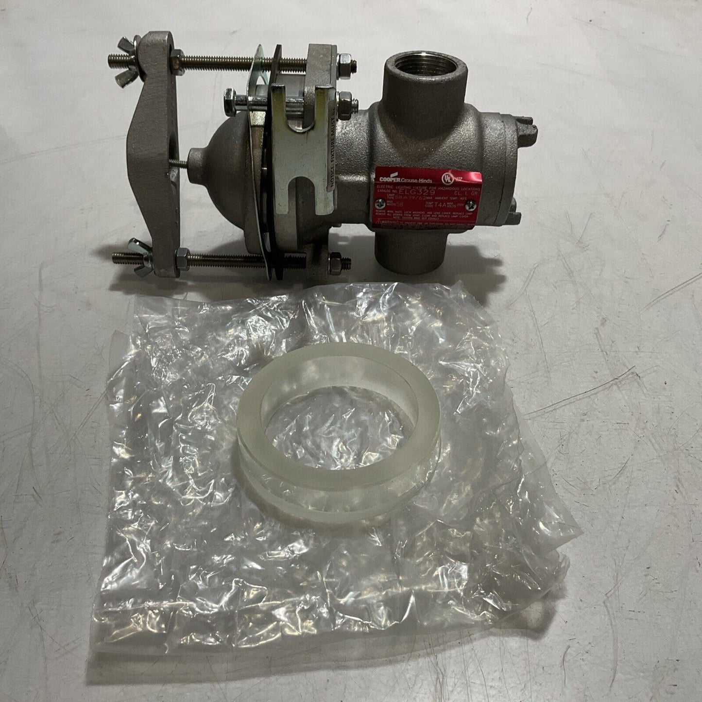 CROUSE-HINDS EATON ELG329 GAUGE LIGTH 120V 58W T4AMAX VOLTS U3S