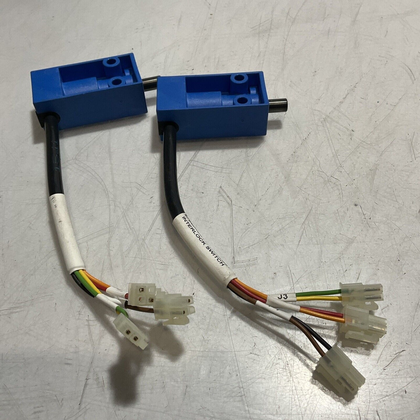 TURCK U-43392 165K836G04 CABLE ASSEMBLY WITH INTERLOCK SWITCH U3S