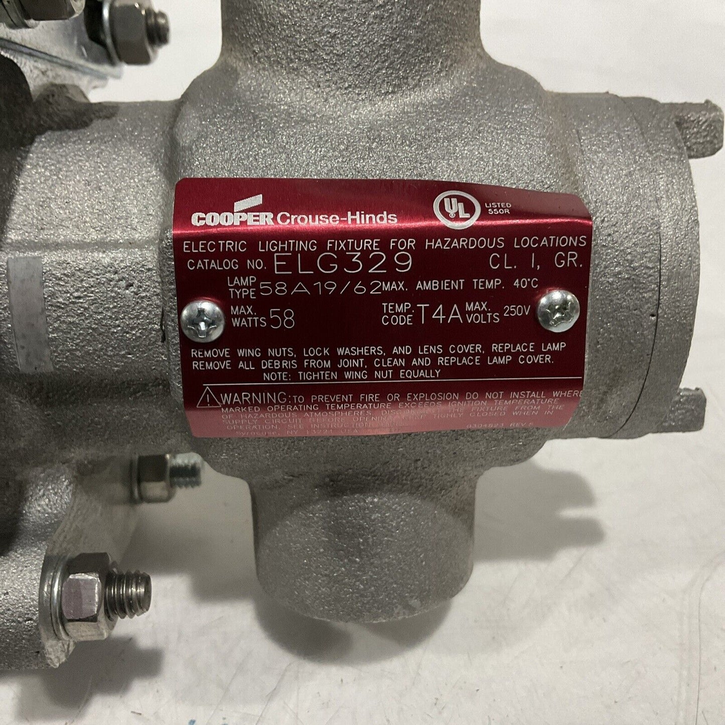 CROUSE-HINDS EATON ELG329 GAUGE LIGTH 120V 58W T4AMAX VOLTS U3S