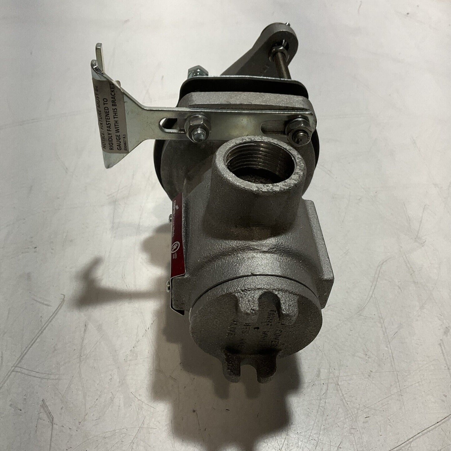 CROUSE-HINDS EATON ELG329 GAUGE LIGTH 120V 58W T4AMAX VOLTS U3S