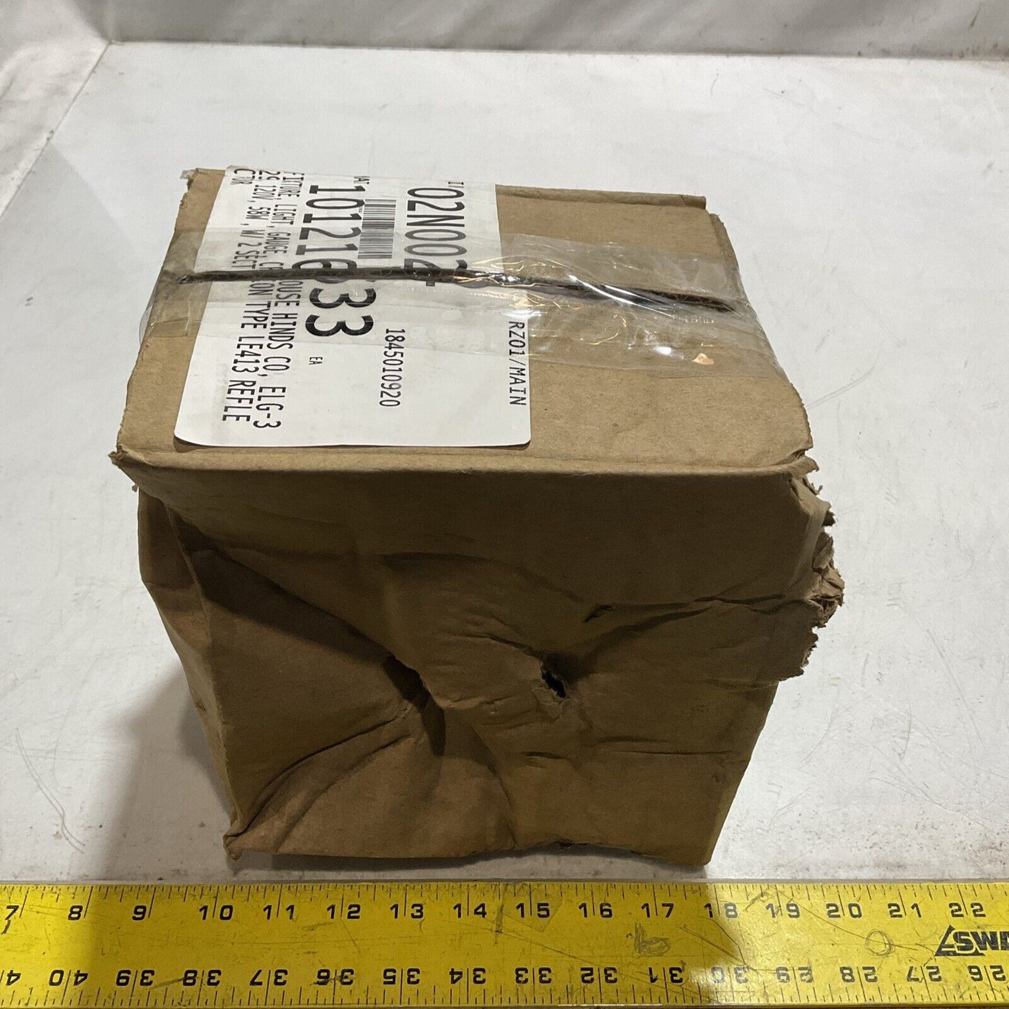CROUSE-HINDS EATON ELG329 GAUGE LIGTH 120V 58W T4AMAX VOLTS U3S