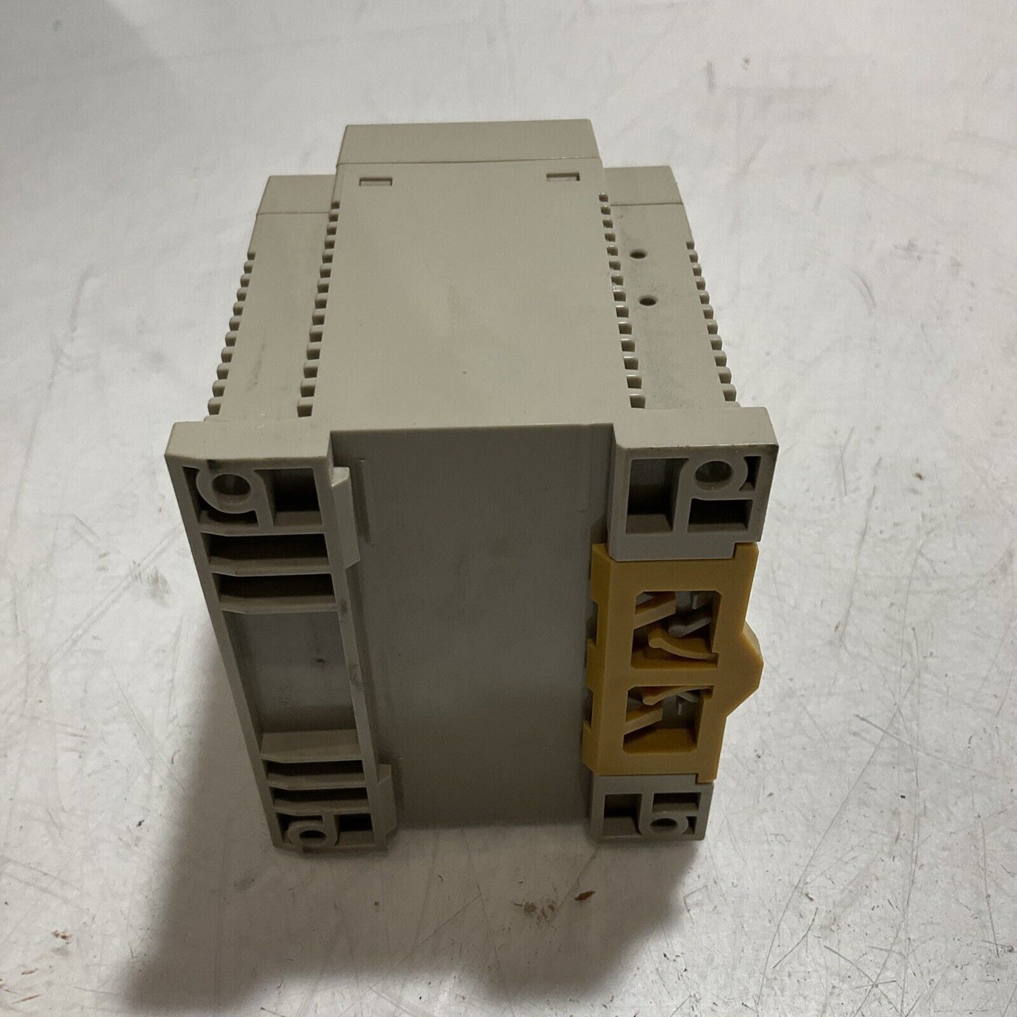 OMRON S82K-05024 24 VDC 2.1A 50/60HZ N1875 POWER SUPPLY U3S