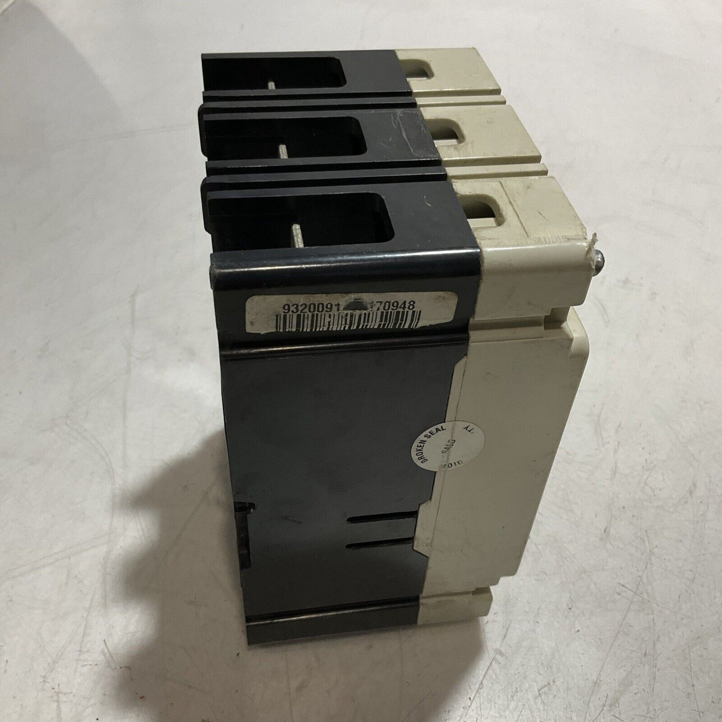 EATON- CUTLER HAMMER HFD65K CIRCUIT BREAKER 50AMPS 3 POLES 240V U3S