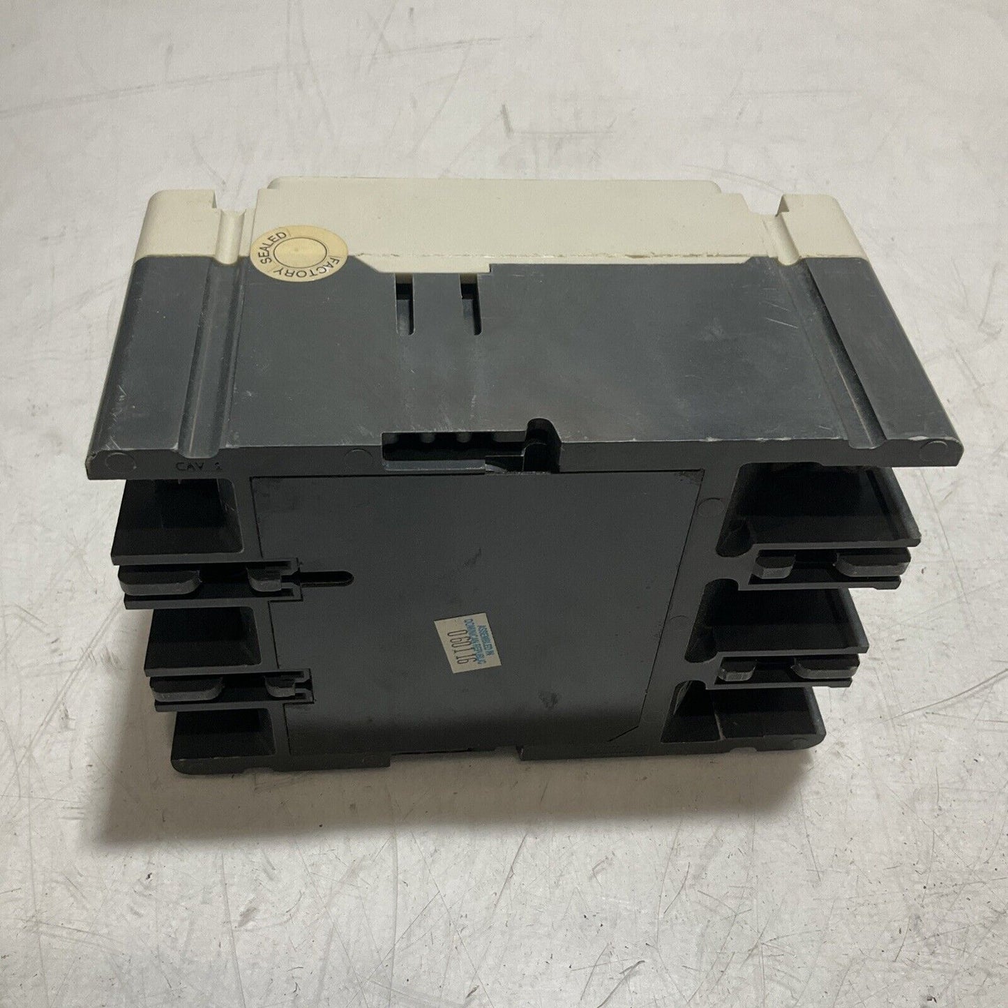 CUTLER-HAMMER HMCP007COC MOTOR CIRCUIT BREAKER PROTECTOR 3POLE 600VAC 7AMPS U3S