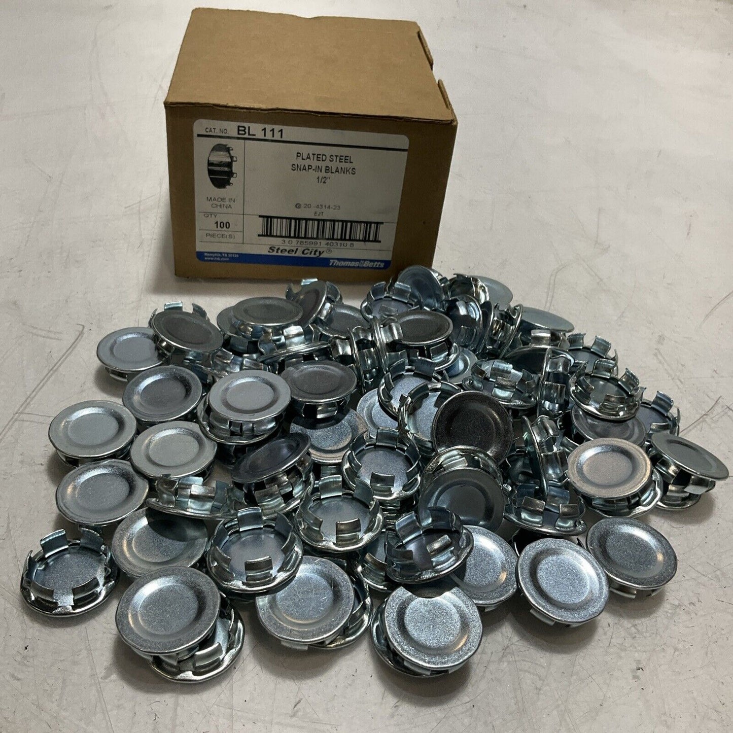 THOMAS&BETTS STEEL CITY BL 111 PLATED STEEL SNAP-IN BLANKS 1/2 QTY 100 PIECE 222