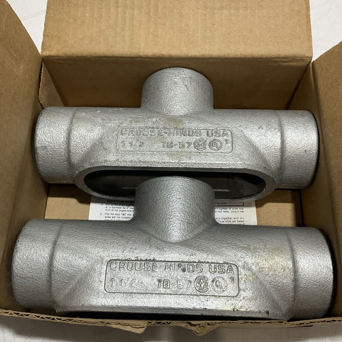 COOPER CROUSE-HINDS TB57 CONDULET CONDUIT OUTLET BODY SIZE 1 1/2 QTY 2 222