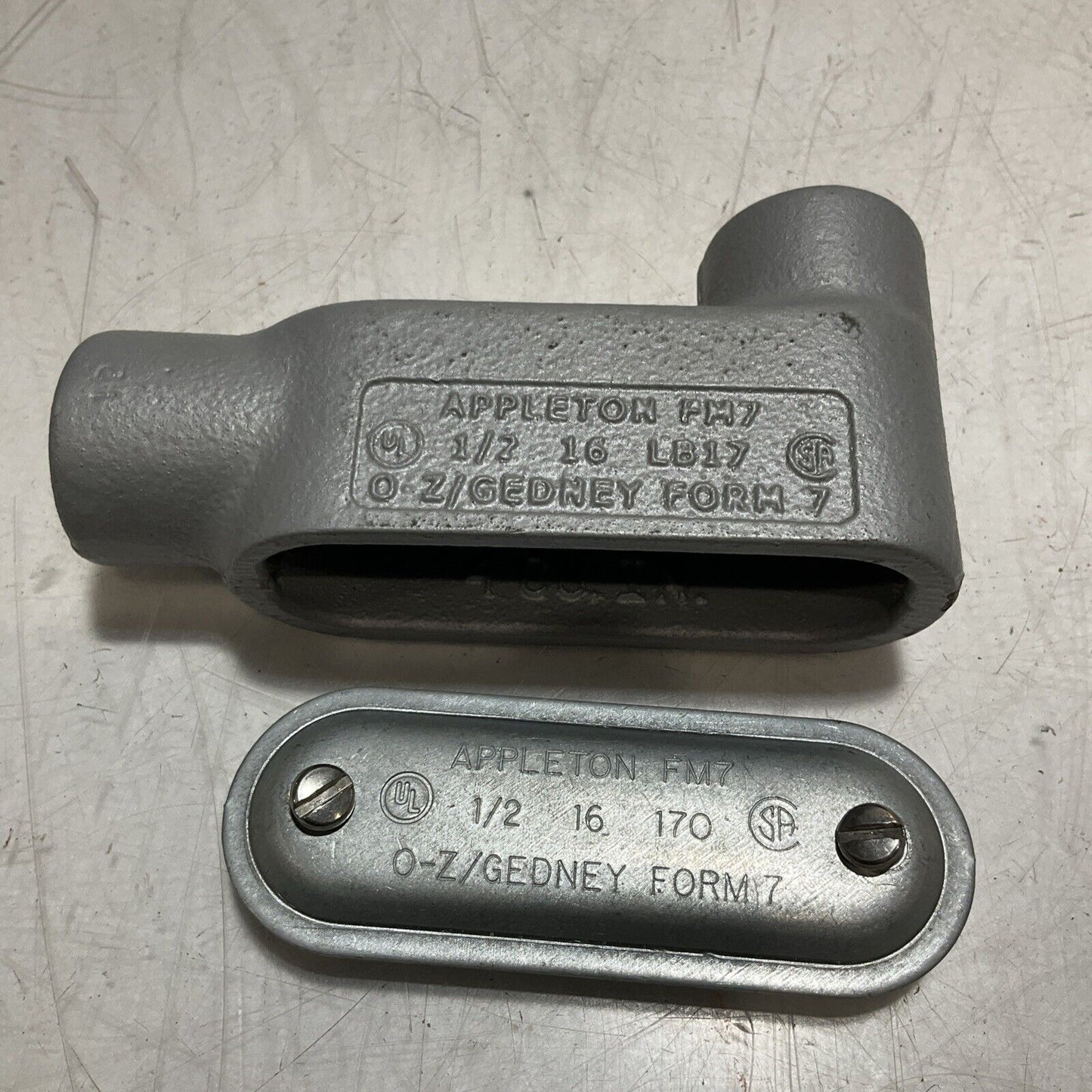 APPLETON FM7 LB17 1/2 16 170 O-Z /GEDNEY FORM CONDUIT BODY WITH COVER QTY 6 222