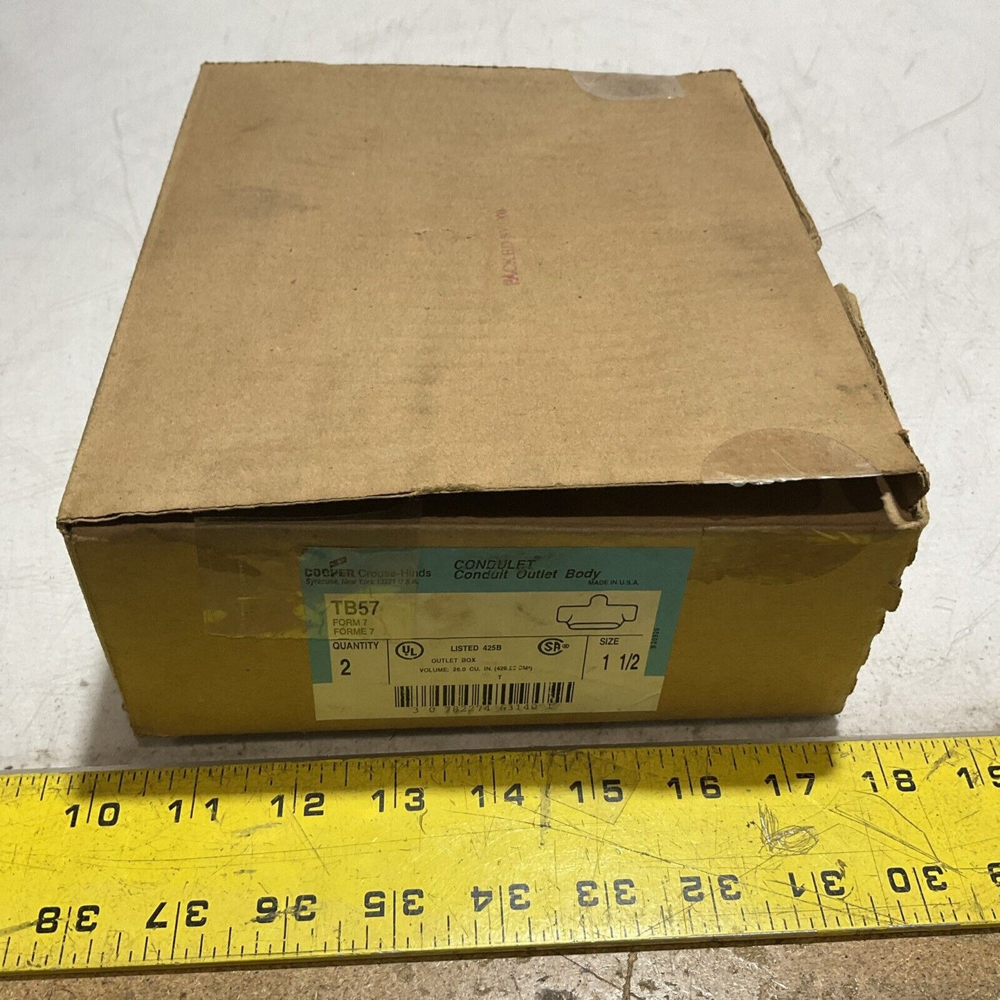COOPER CROUSE-HINDS TB57 CONDULET CONDUIT OUTLET BODY SIZE 1 1/2 QTY 2 222