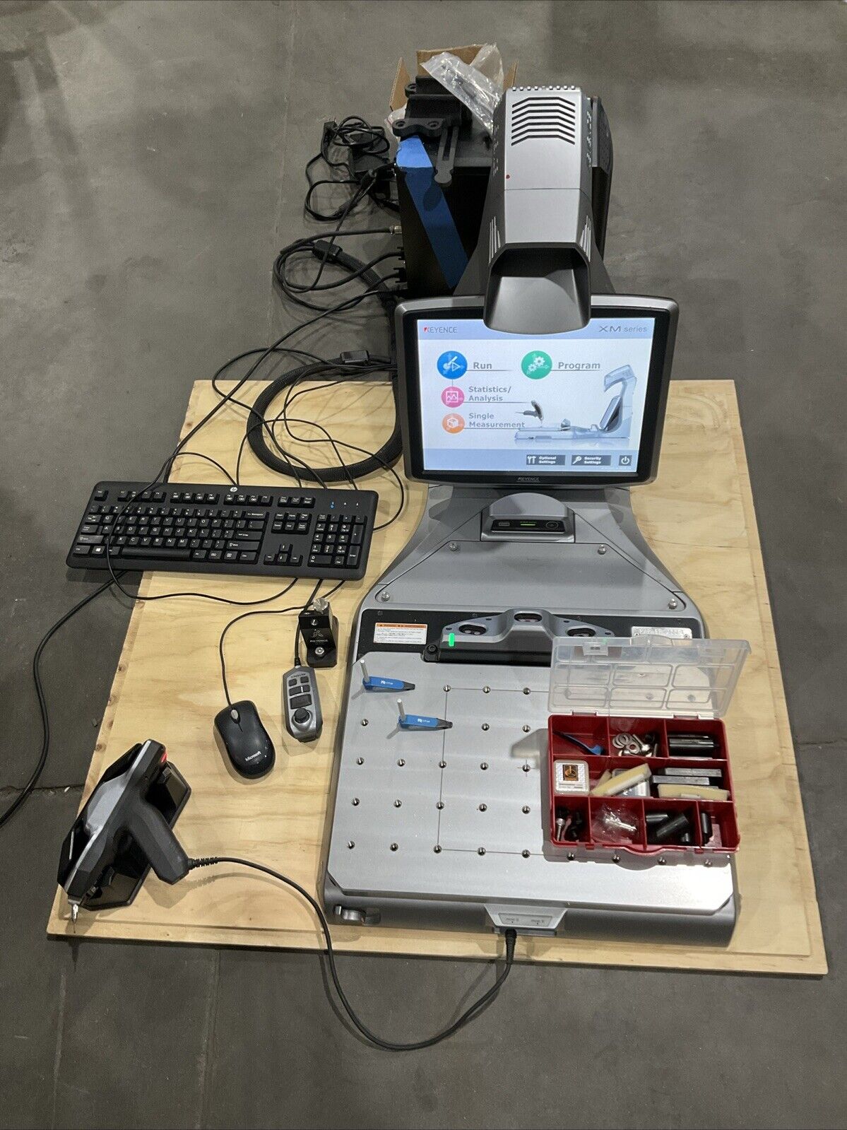 KEYENCE XM-M1200 COORDINATE MEASURING SYSTEM W/ XM-P1000 PROBE