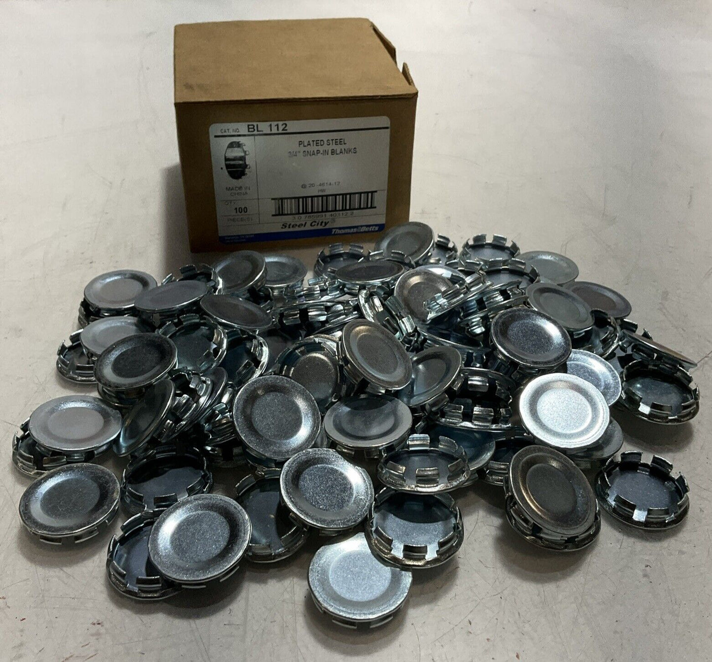 THOMAS & BETTS BL 112 PLATED STEEL 3/4” SNAP-IN BLANKS QTY 100 PIECES U3S