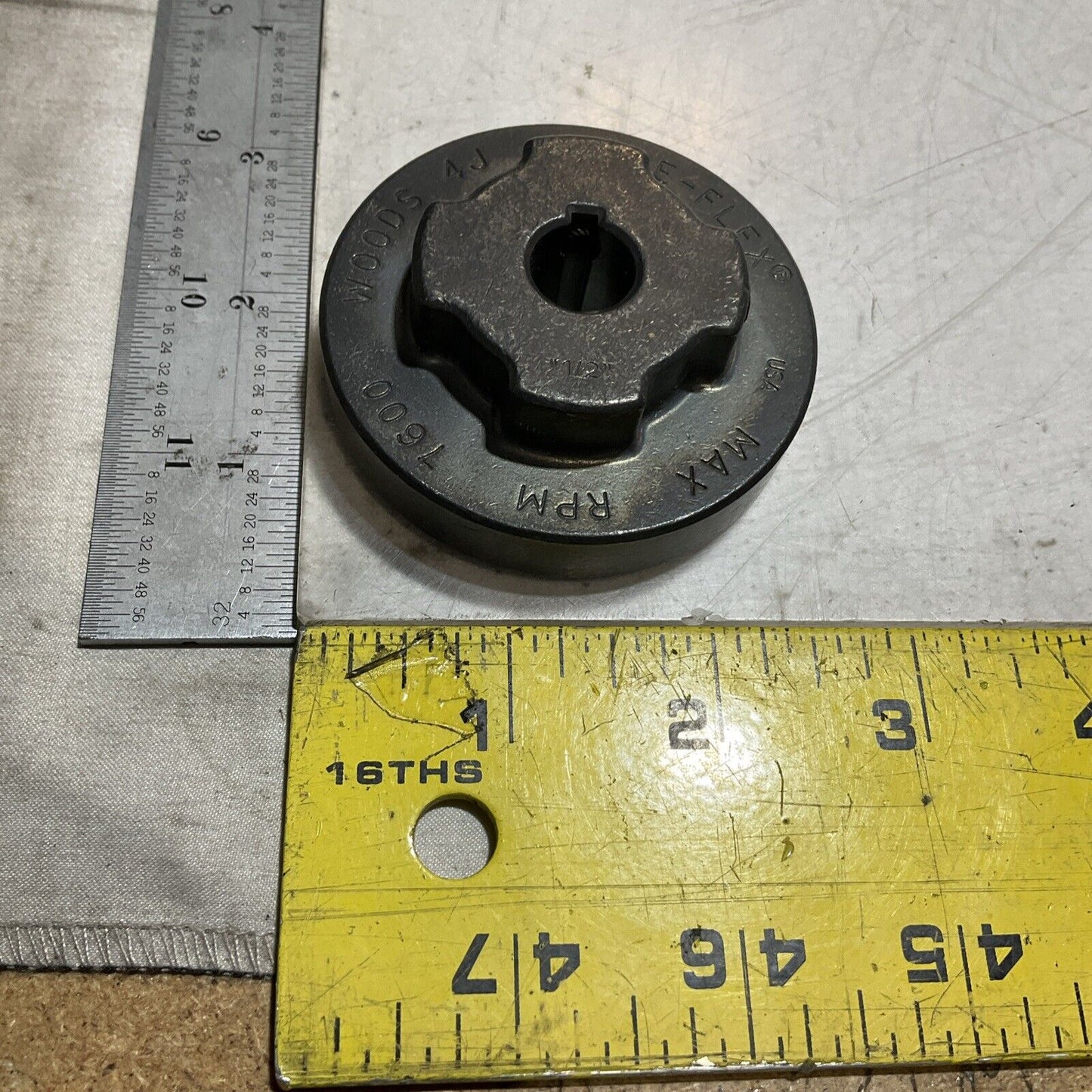 TB WOODS 4J12 SLEEVE COUPLING FLANGE SPACER SIZE-4 7.600RPM MAX 222-U3S