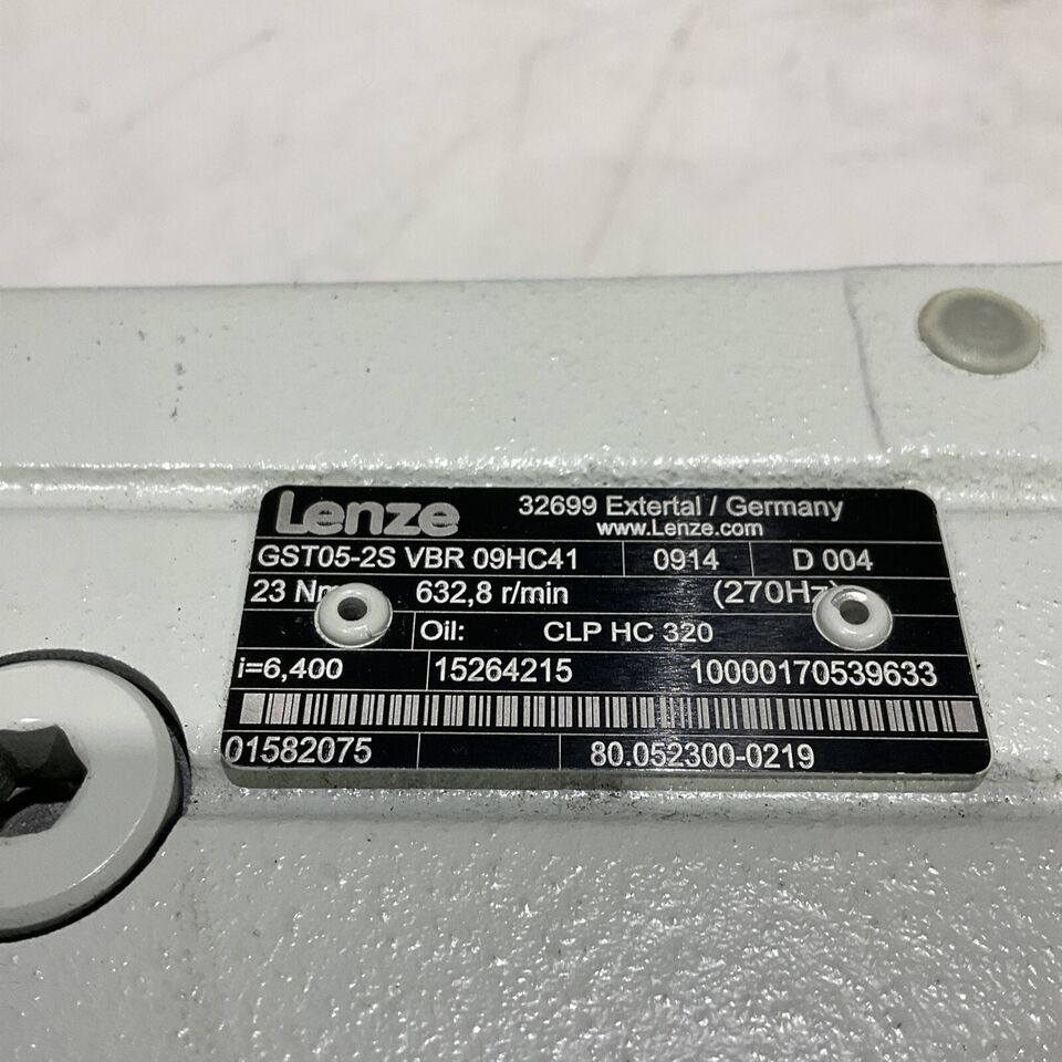 LENZE GST05-25 VBR 09HC41 SERVO MOTOR MCS 09H41LRS0B0-Z0D0-ST5800N-R2SU U3S