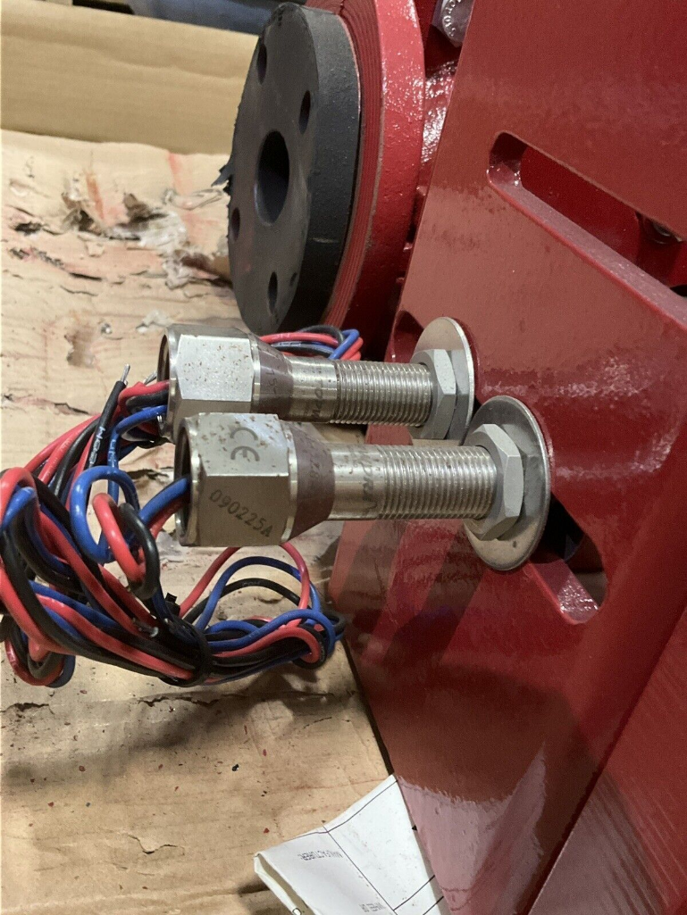 RED VALVE 09-3002 PNEUMATICALLY ACTUATED CONTROL PINCH VALVE SERIES 5200