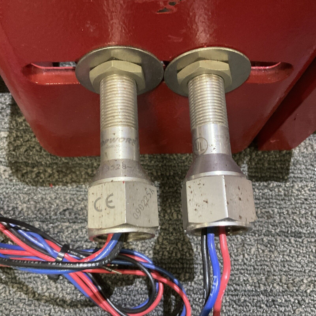 RED VALVE 09-3002 PNEUMATICALLY ACTUATED CONTROL PINCH VALVE SERIES 5200