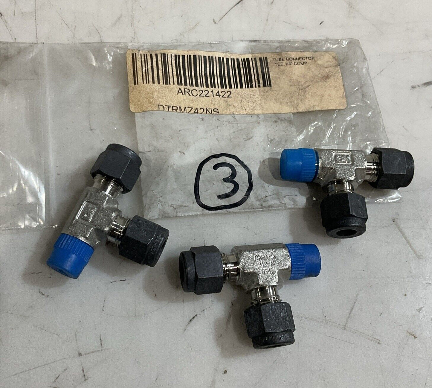 DK-LOK 316NBPL - 8KLTUBE CONNECTOR TEE 1/4 COMP LOT OF 3 U3S