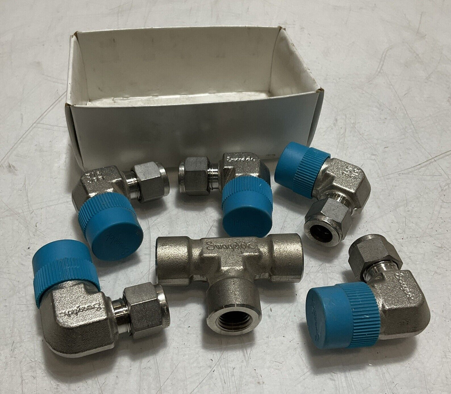 SWAGELOK STAINLESS TUBE FITTING ADAPTER LOT OF 6 U3S