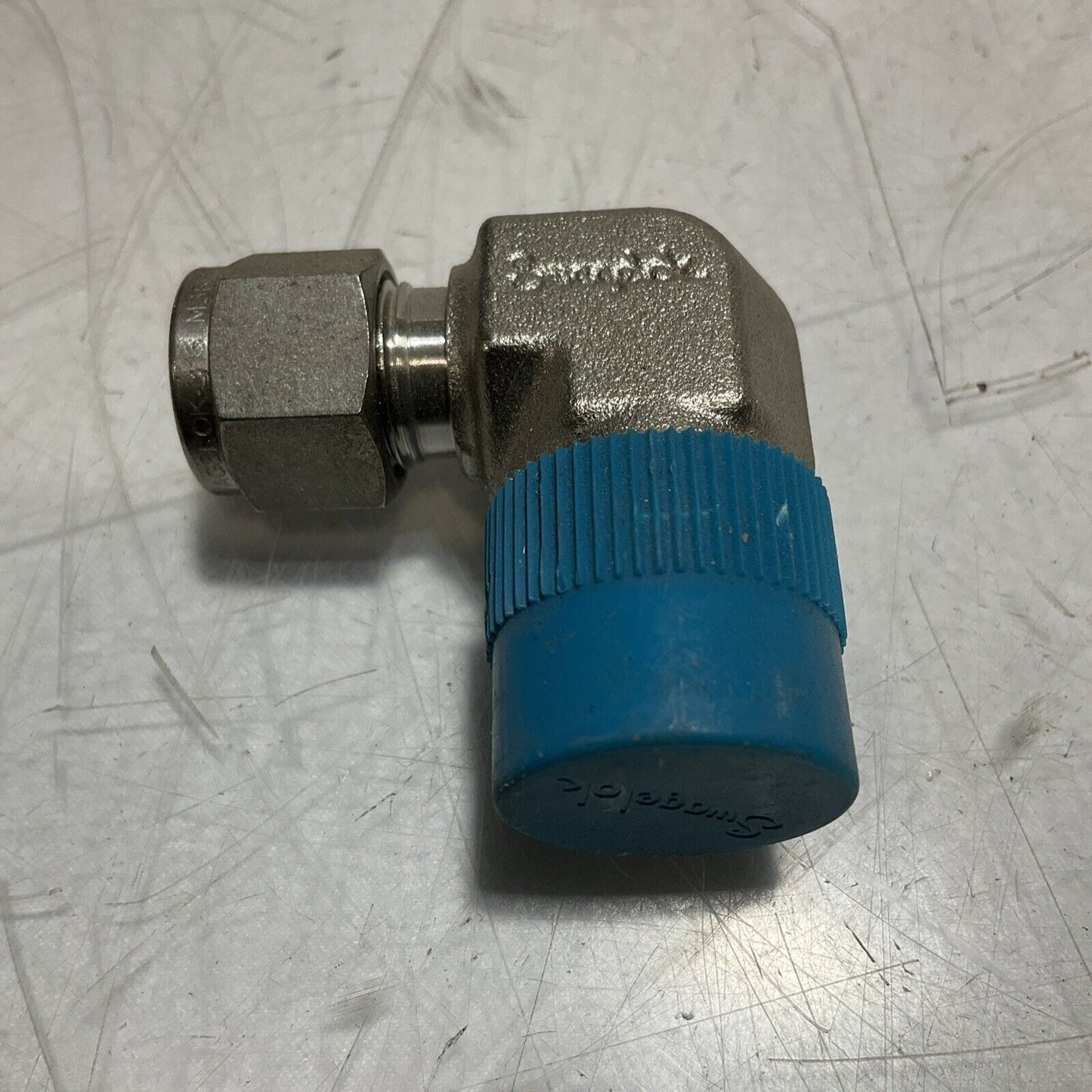 SWAGELOK STAINLESS TUBE FITTING ADAPTER LOT OF 6 U3S
