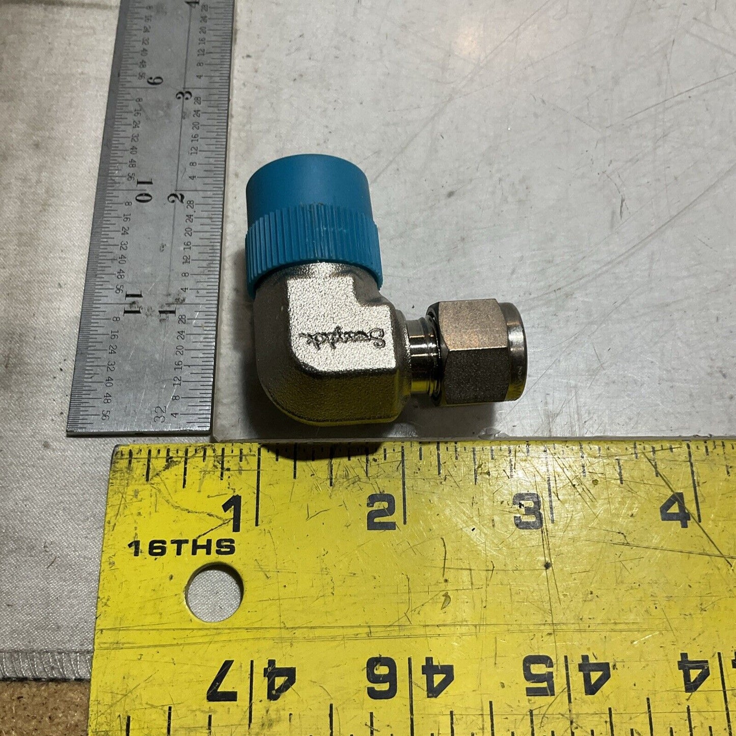 SWAGELOK STAINLESS TUBE FITTING ADAPTER LOT OF 6 U3S