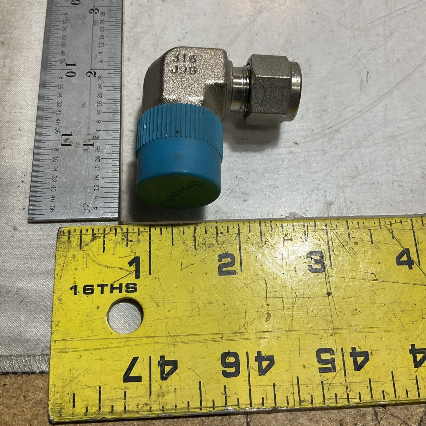 SWAGELOK STAINLESS TUBE FITTING ADAPTER LOT OF 6 U3S