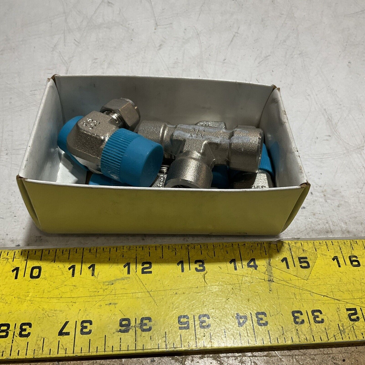 SWAGELOK STAINLESS TUBE FITTING ADAPTER LOT OF 6 U3S