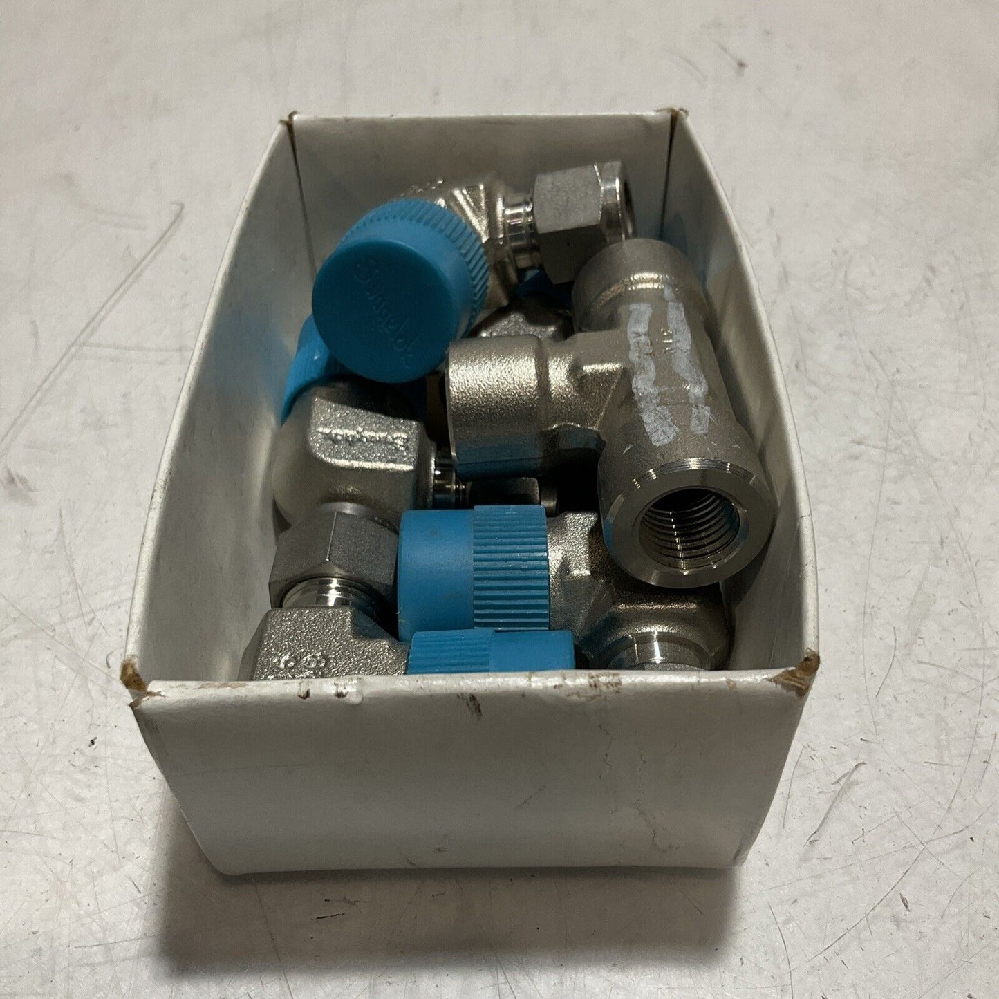 SWAGELOK STAINLESS TUBE FITTING ADAPTER LOT OF 6 U3S
