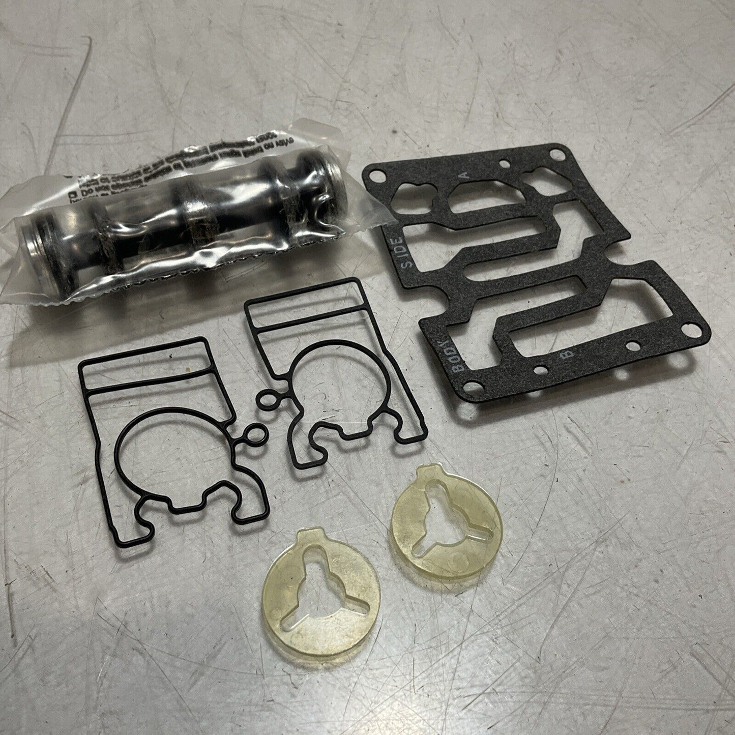 ADVANCED PNEUMATICS K-65032 VACUUM VALVE REPAIR KIT LOT OF 2 U3S