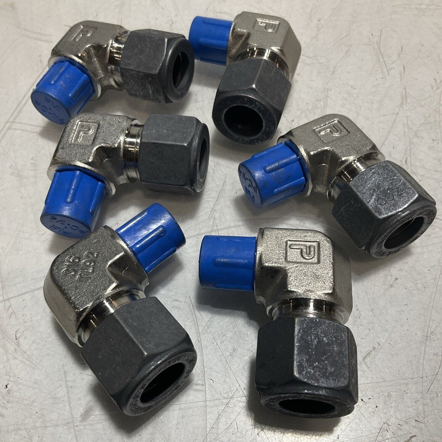 PARKER 84CBZSS STAINLESS STEEL MALE ELBOW TUBE FITTING CONNECTOR LOT OF 6 U3S