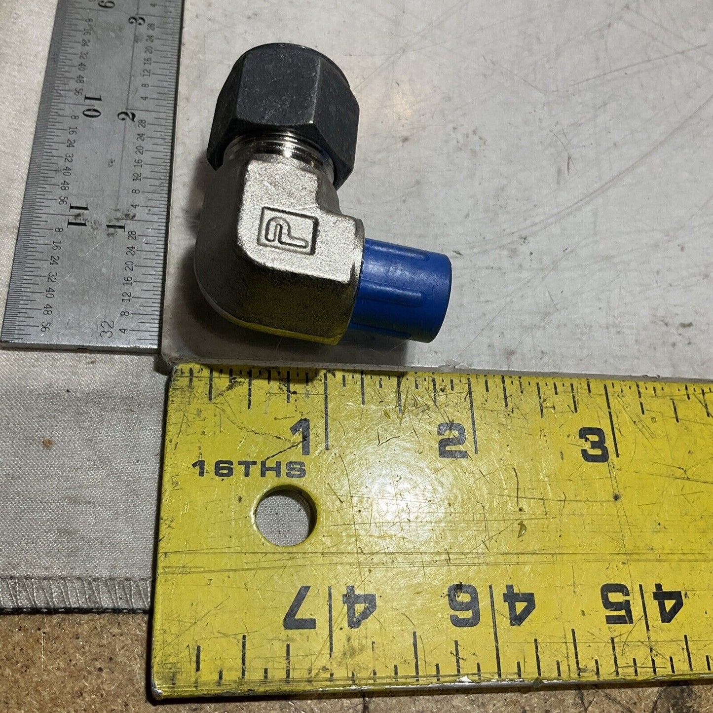 PARKER 84CBZSS STAINLESS STEEL MALE ELBOW TUBE FITTING CONNECTOR LOT OF 6 U3S