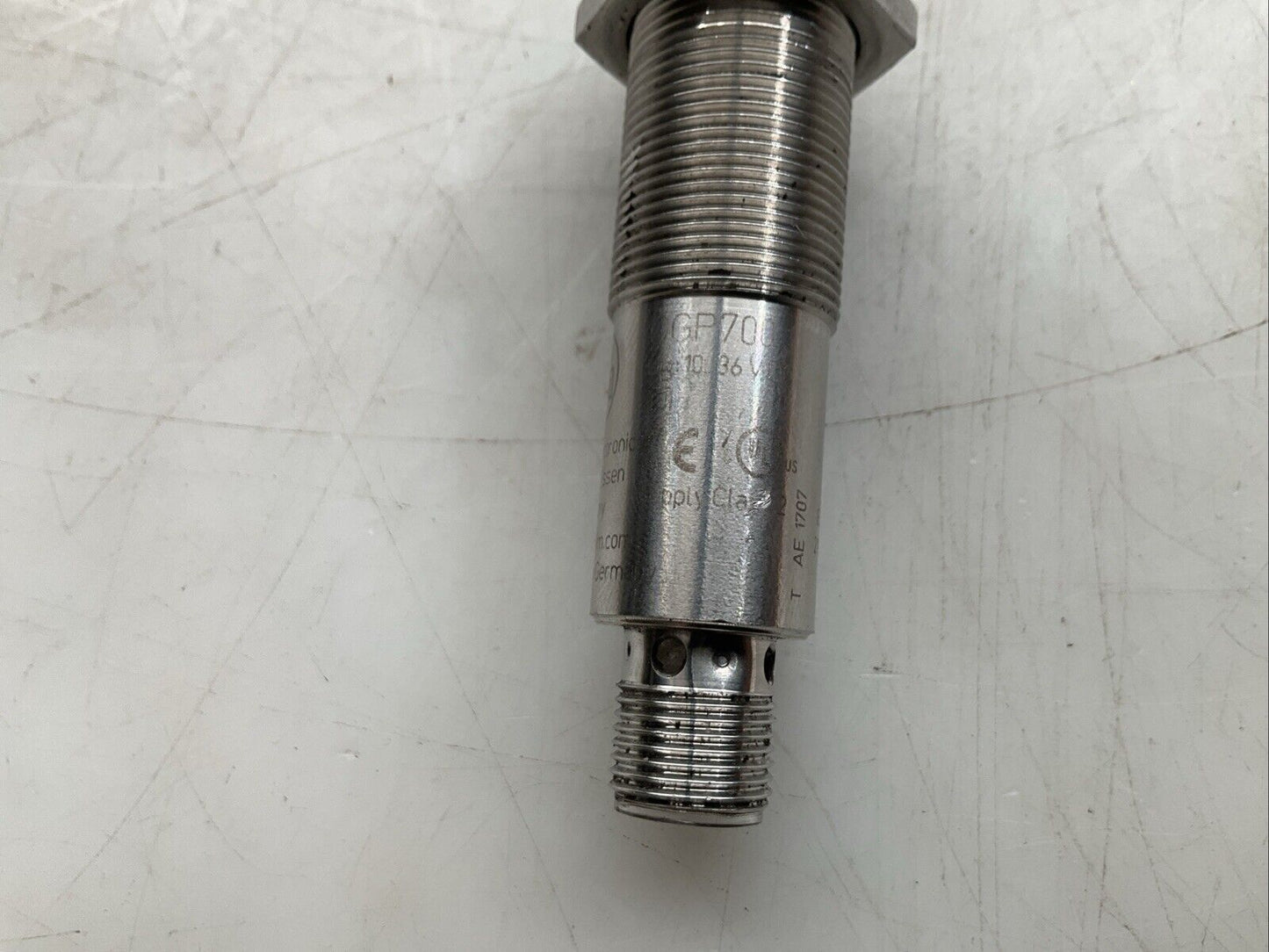 IFM OGP700 PHOTOELECTRIC SENSOR 10-36VDC