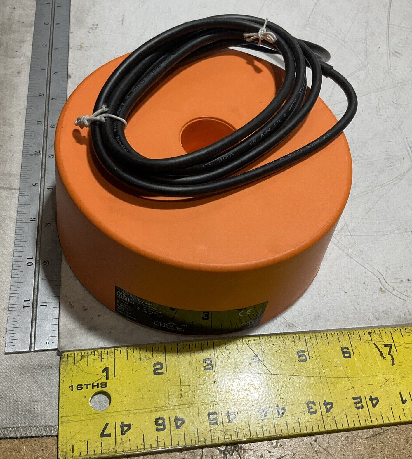 IFM ELECTRONICS I27001 SIY-3120-BPKG INDUCTIVE AREA SENSOR 10-30VDC 222