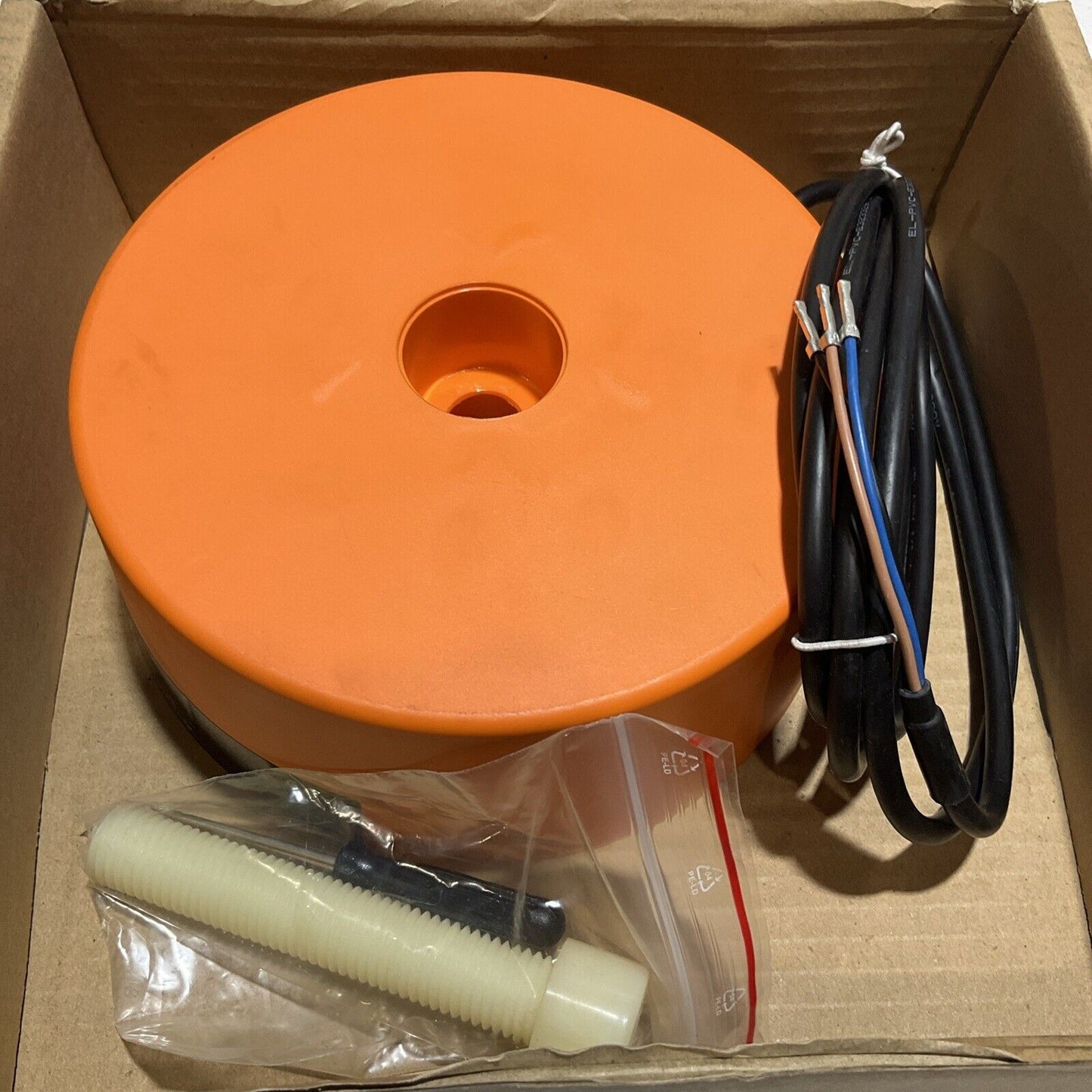 IFM ELECTRONICS I27001 SIY-3120-BPKG INDUCTIVE AREA SENSOR 10-30VDC 222