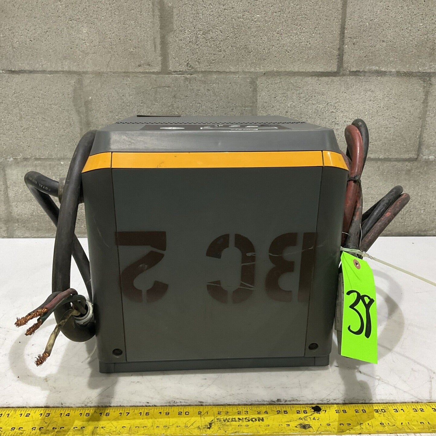 ENERSYS EI3-HL-4YE ENFORCER IMPAQ FORKLIFT L-A BATTERY CHARGER 3PH 480V 50/60 HZ