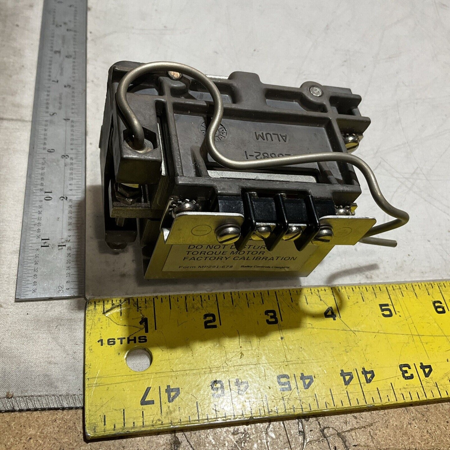 BAILEY CONTROLS SYSTEM 5327449R2 ALUM/STEEL VALVE POSITIONER TORQUE MOTOR U3S