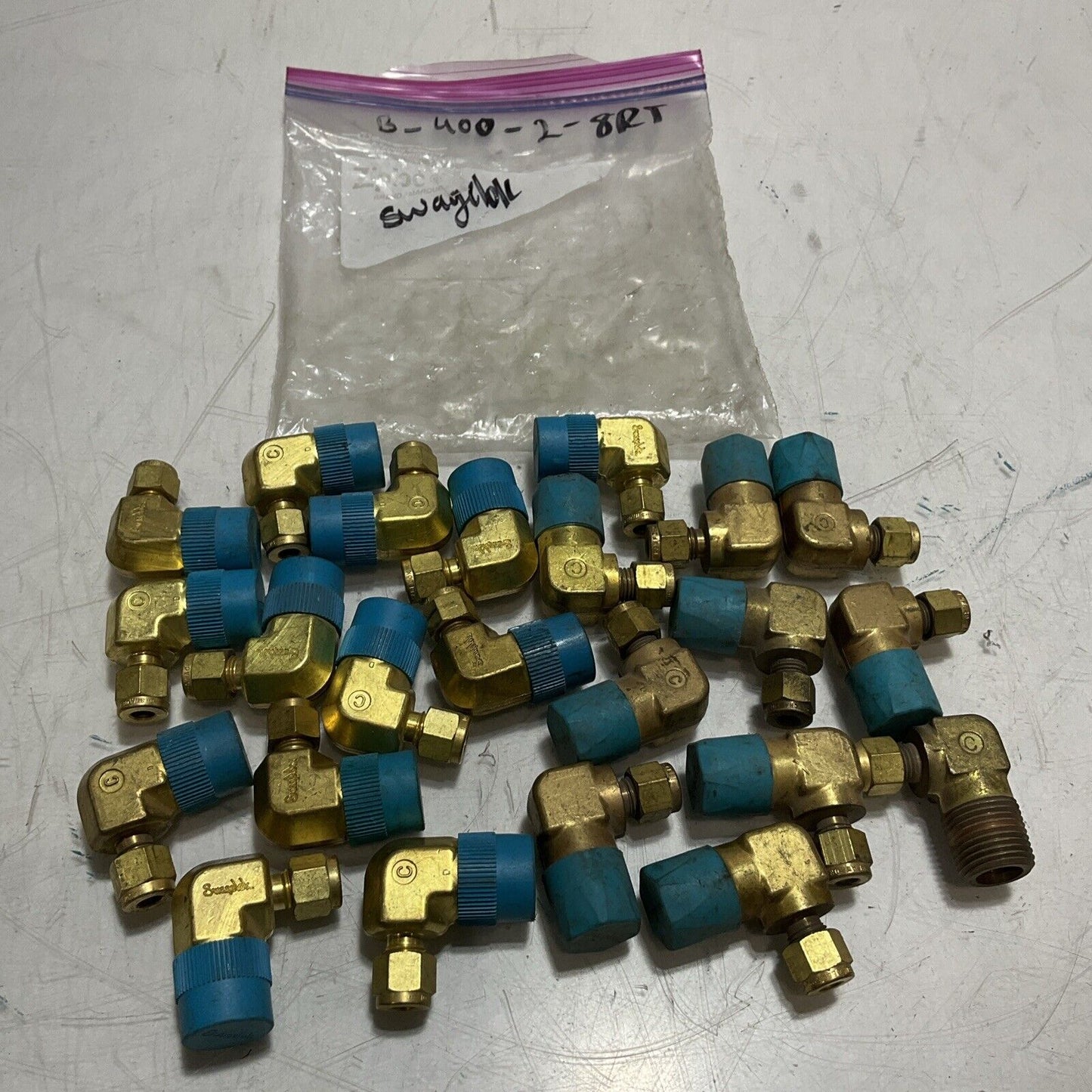 SWAGELOK B-400-2-8RT MALE ELBOW BRASS TUBE FITTING LOT OF 23 476-U3S