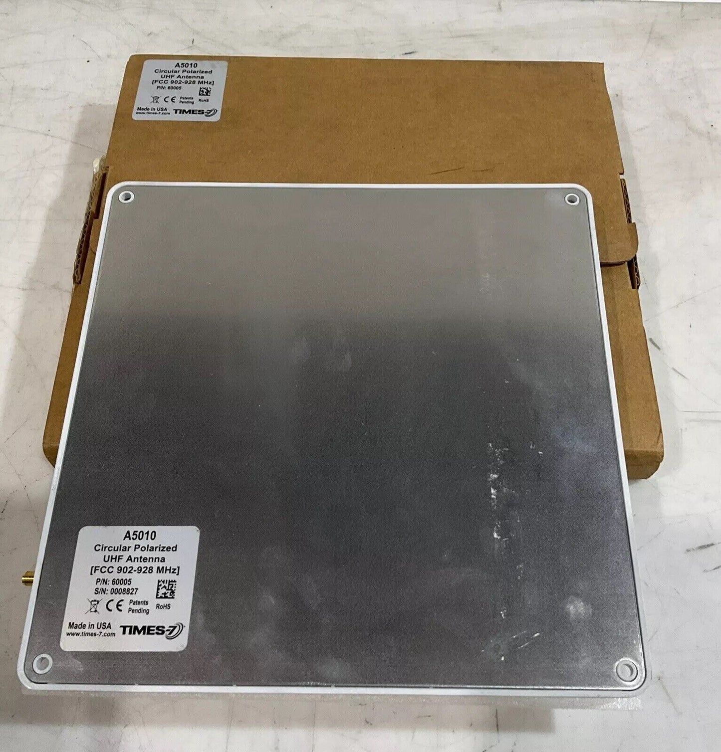TIMES-7 SLIMLINE A5010 CIRCULAR POLARIZED UHF ANTENNA FCC 902-928 MHZ 881-U3S