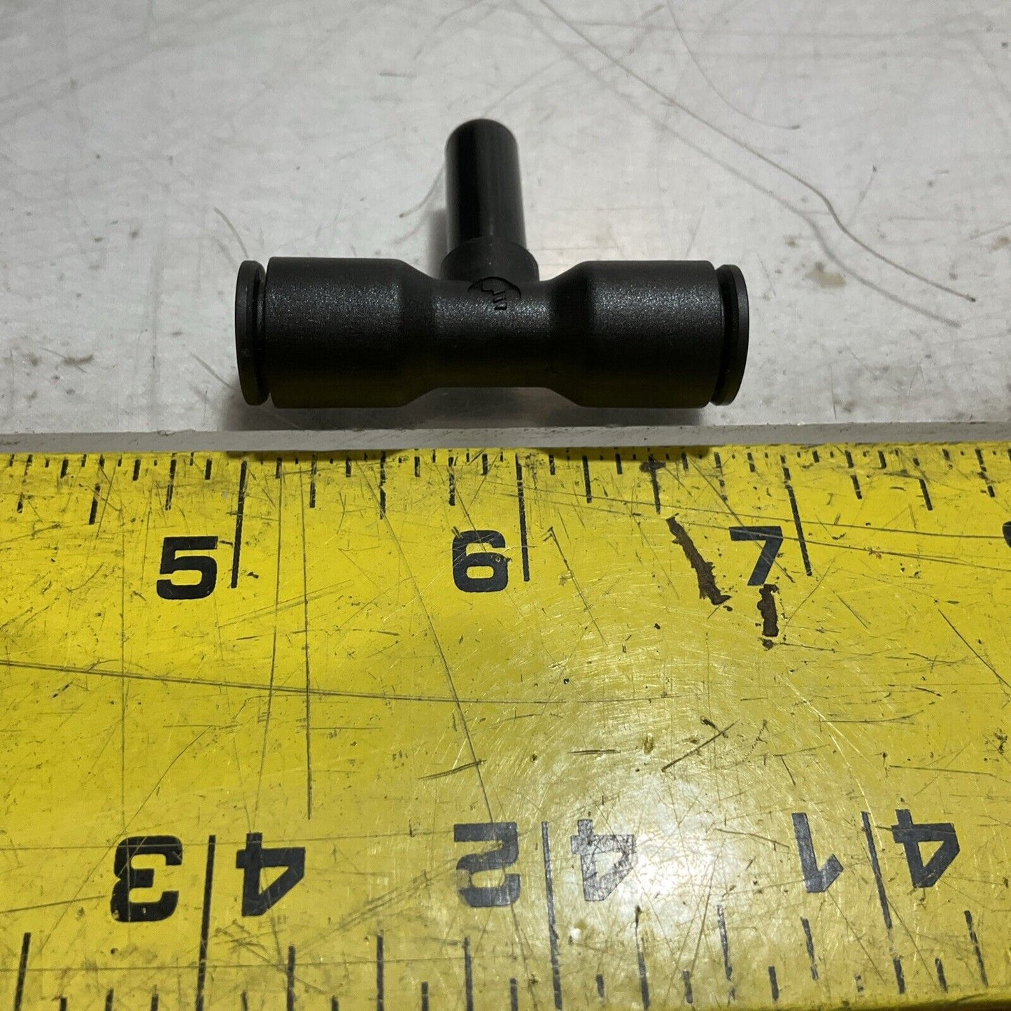 LEGRIS 3188 08 00 PLUG-IN TEE TUBE FITTING LOT OF 4 U3S
