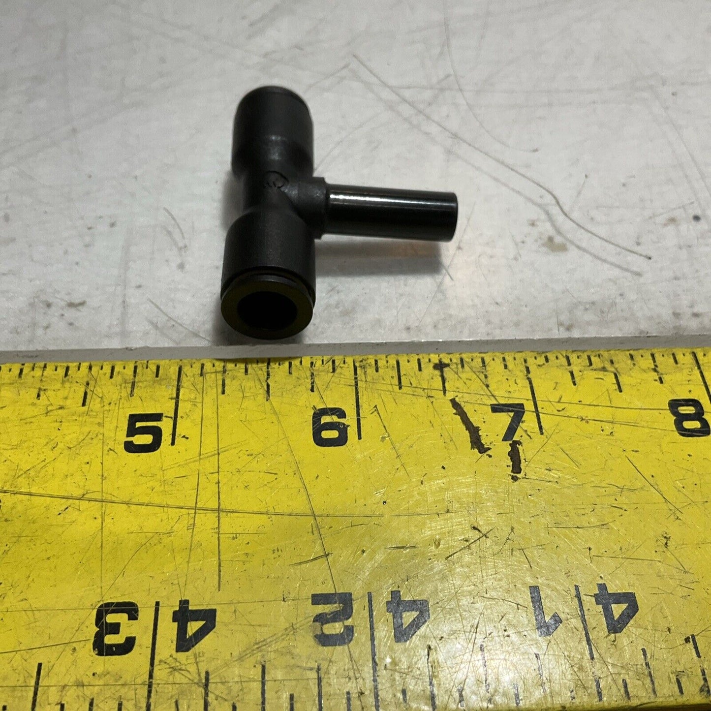 LEGRIS 3188 08 00 PLUG-IN TEE TUBE FITTING LOT OF 4 U3S