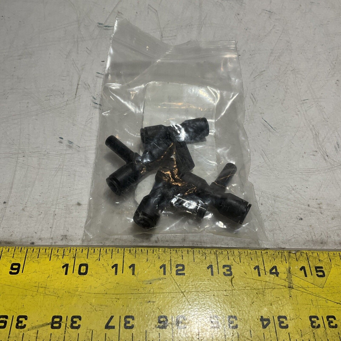 LEGRIS 3188 08 00 PLUG-IN TEE TUBE FITTING LOT OF 4 U3S