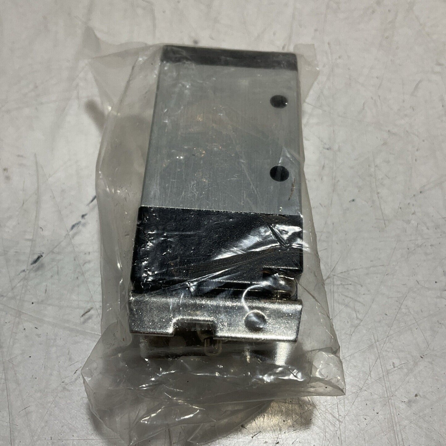 IR- INGERSOLL RAND M252HS-15-G PNEUMATIC VALVE 3-WAY 1/43 IN NPT 476-U3S