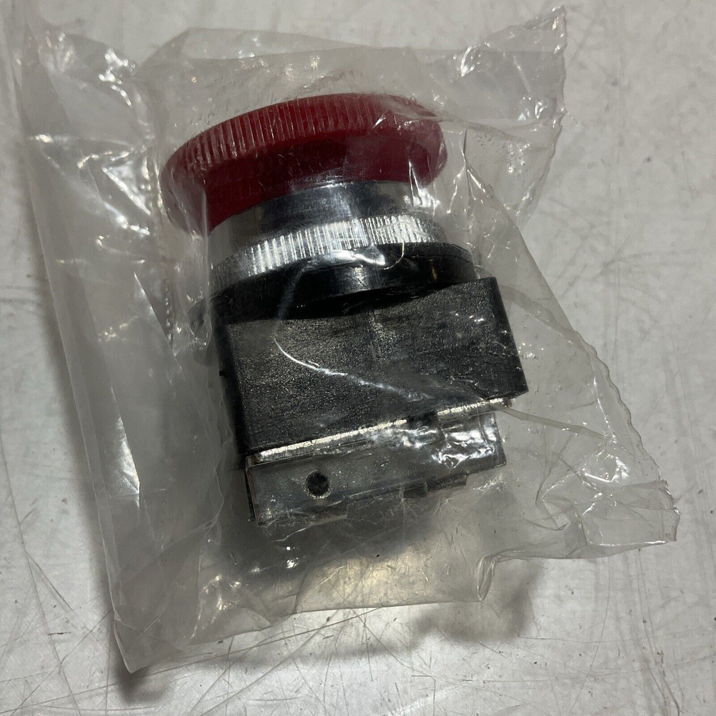IR- INGERSOLL RAND M252HS-15-G PNEUMATIC VALVE 3-WAY 1/43 IN NPT 476-U3S