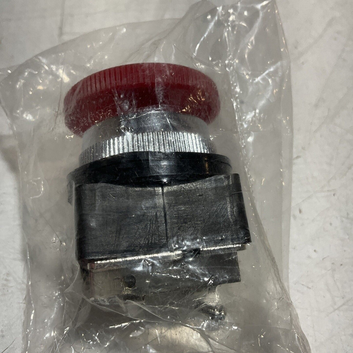 IR- INGERSOLL RAND M252HS-15-G PNEUMATIC VALVE 3-WAY 1/43 IN NPT 476-U3S