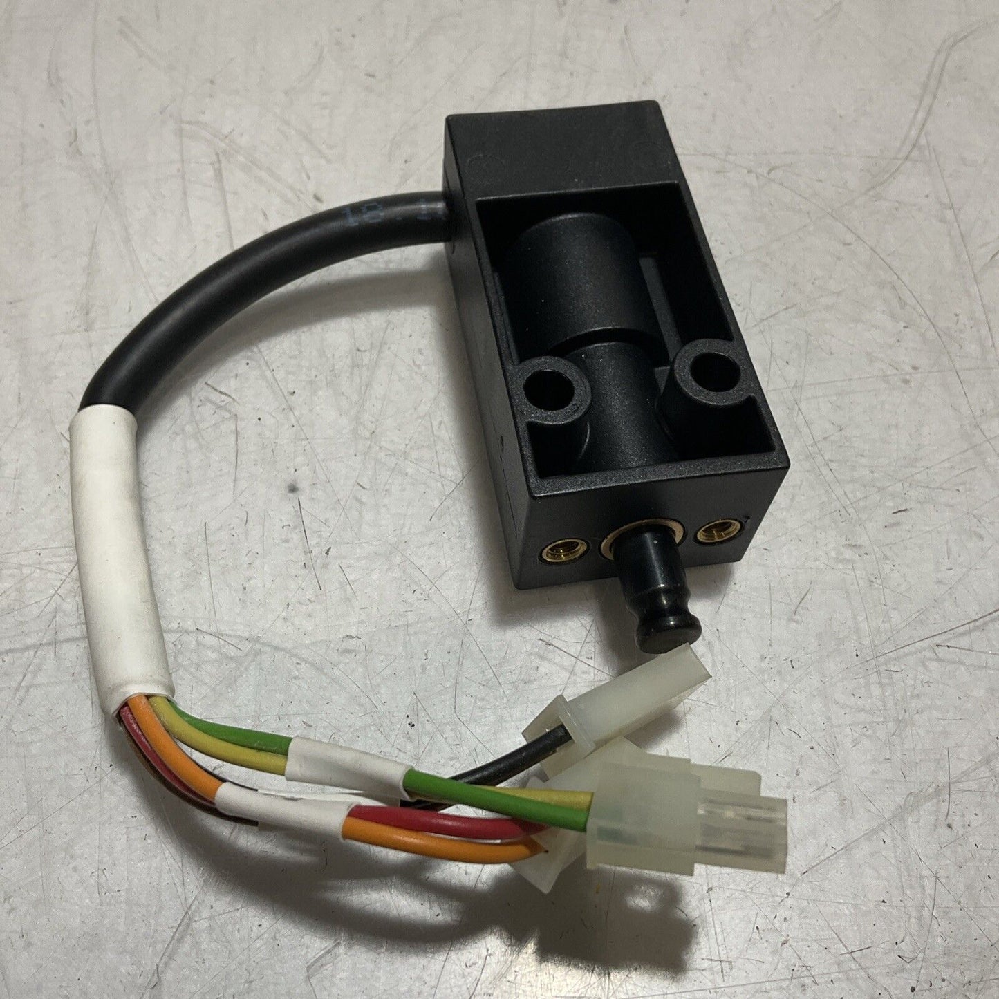 UNBRANDED 97942- 174K202G01 - 144S11 INTERLOCK SWITCH ASSEMBLY 24V;5W U3S