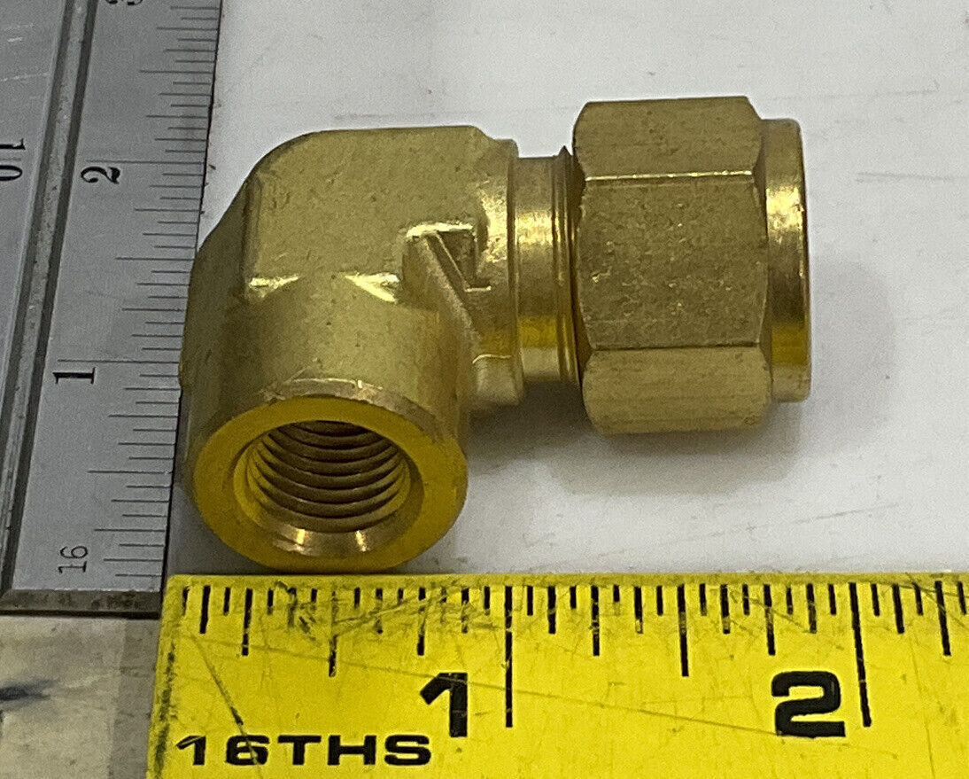 SWAGELOK B-810-8-4 ELBOW LOT OF 5 373